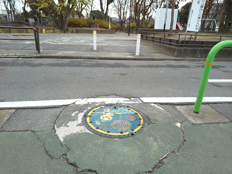 板橋区デザインマンホール「花火大会」