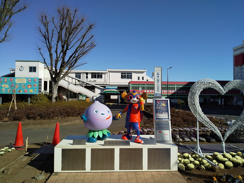 東京ドロンパとぶるべーのモニュメント